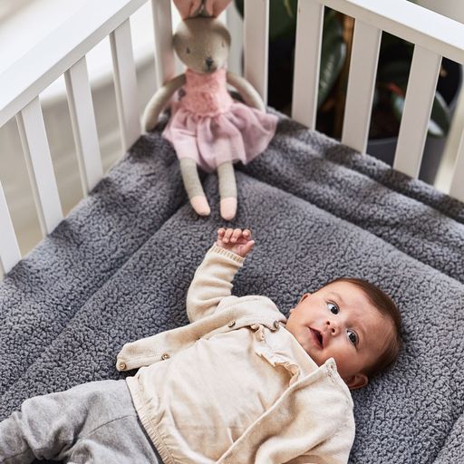 Chaussettes et collants pour nouveau-nés : confort et style pour votre  petite fille