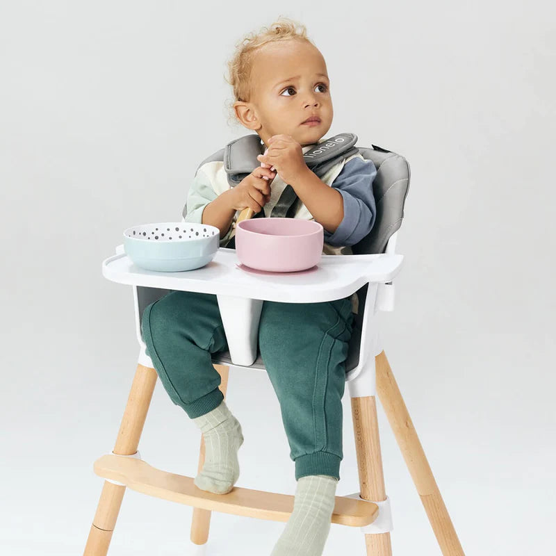 À quel âge bébé tient assis dans une chaise haute ?