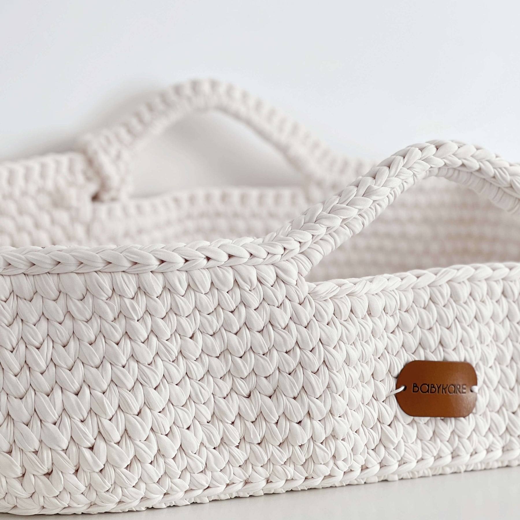 Couffin en crochet avec matelas Jade - Changing Mats & Trays par Babykare