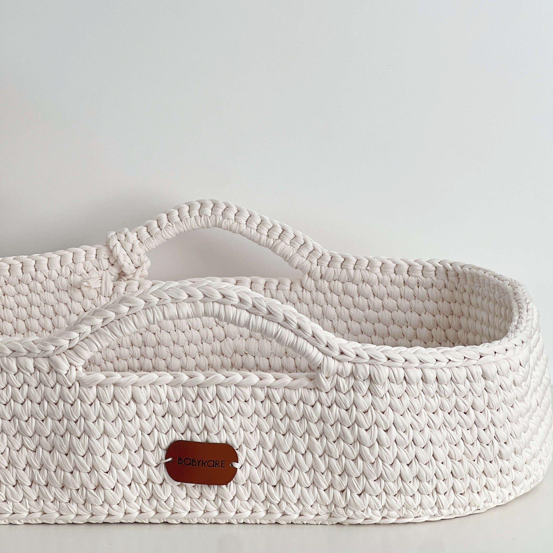 Couffin en crochet avec matelas Jade - Changing Mats & Trays par Babykare