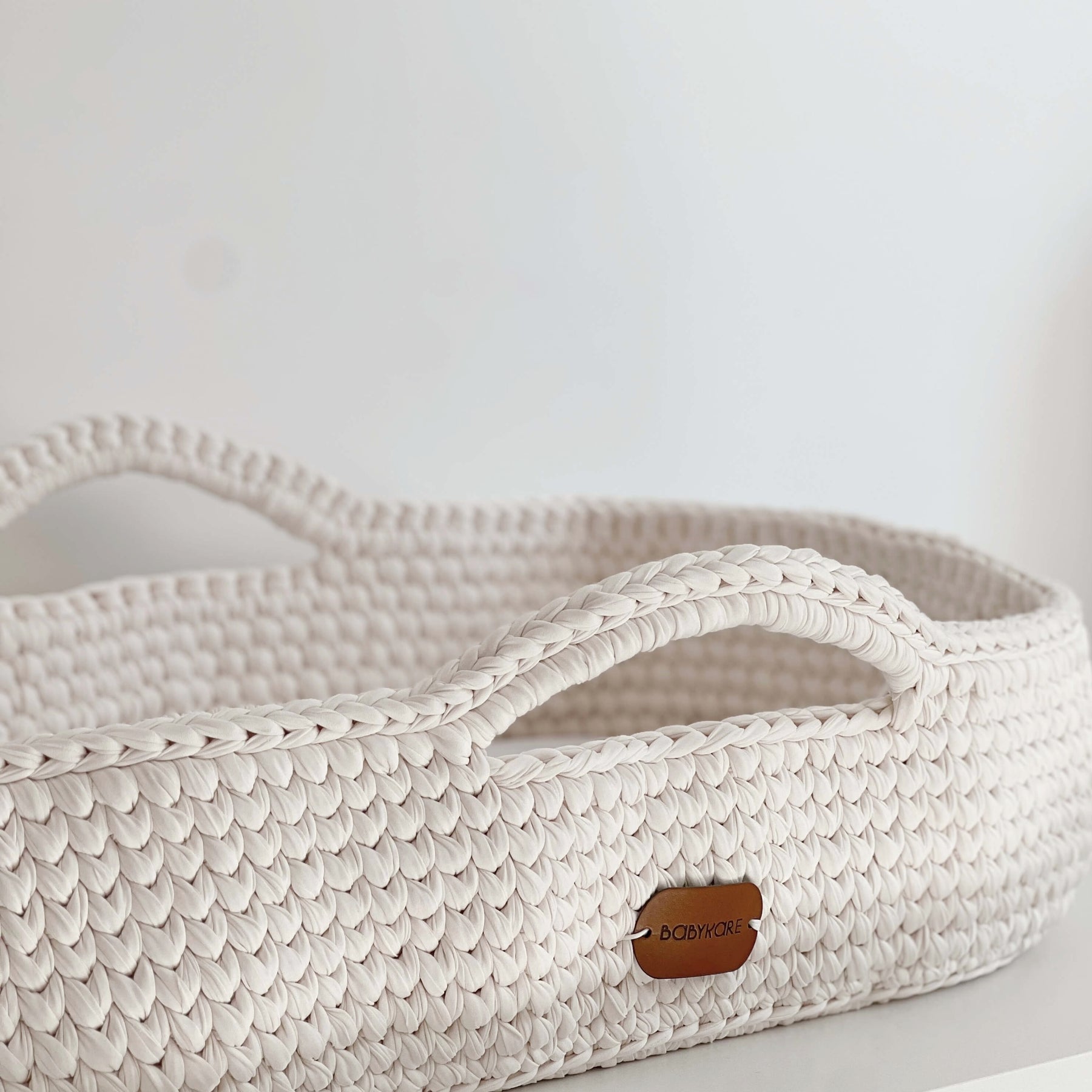 Couffin en crochet avec matelas Jade - Changing Mats & Trays par Babykare