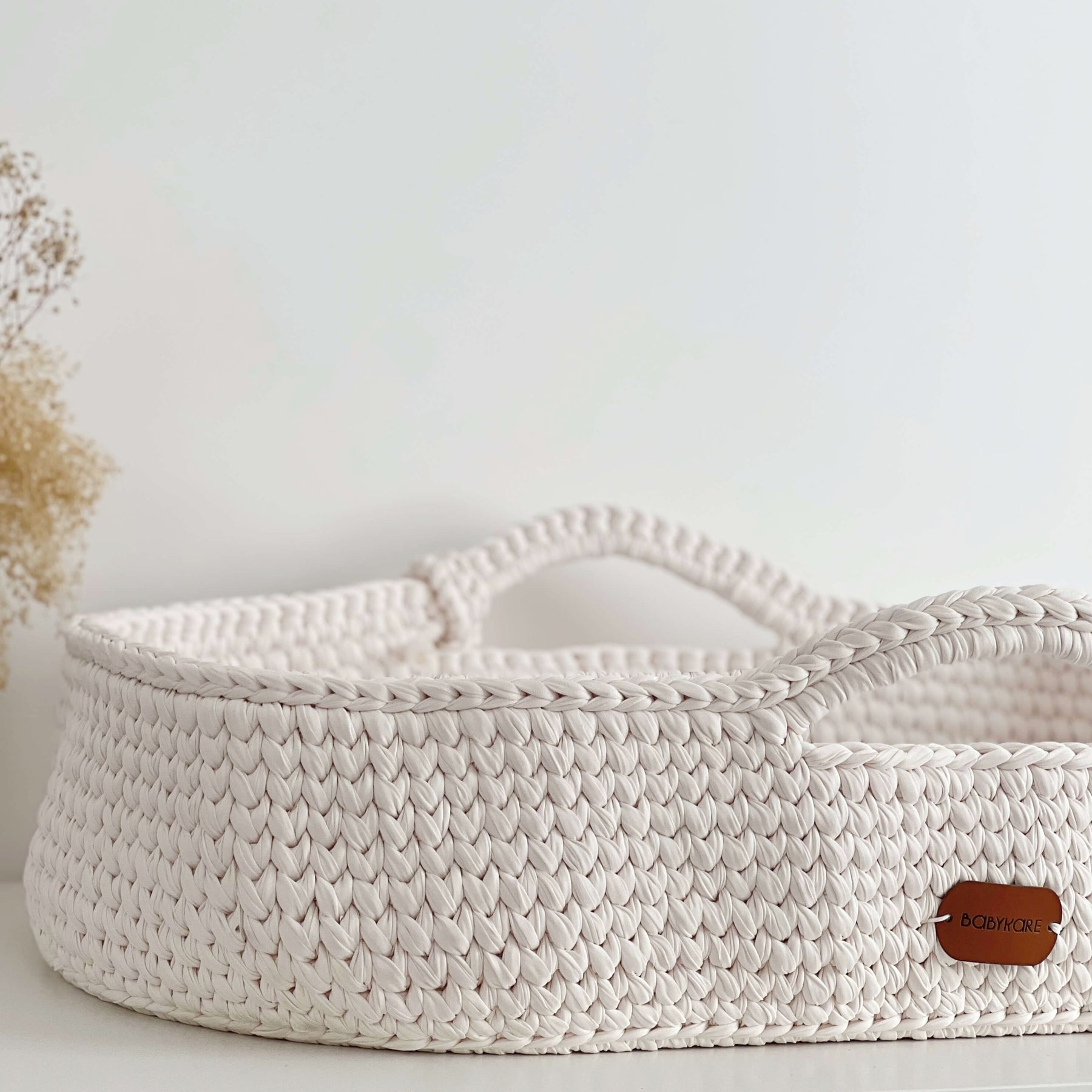 Couffin en crochet avec matelas Jade - Changing Mats & Trays par Babykare