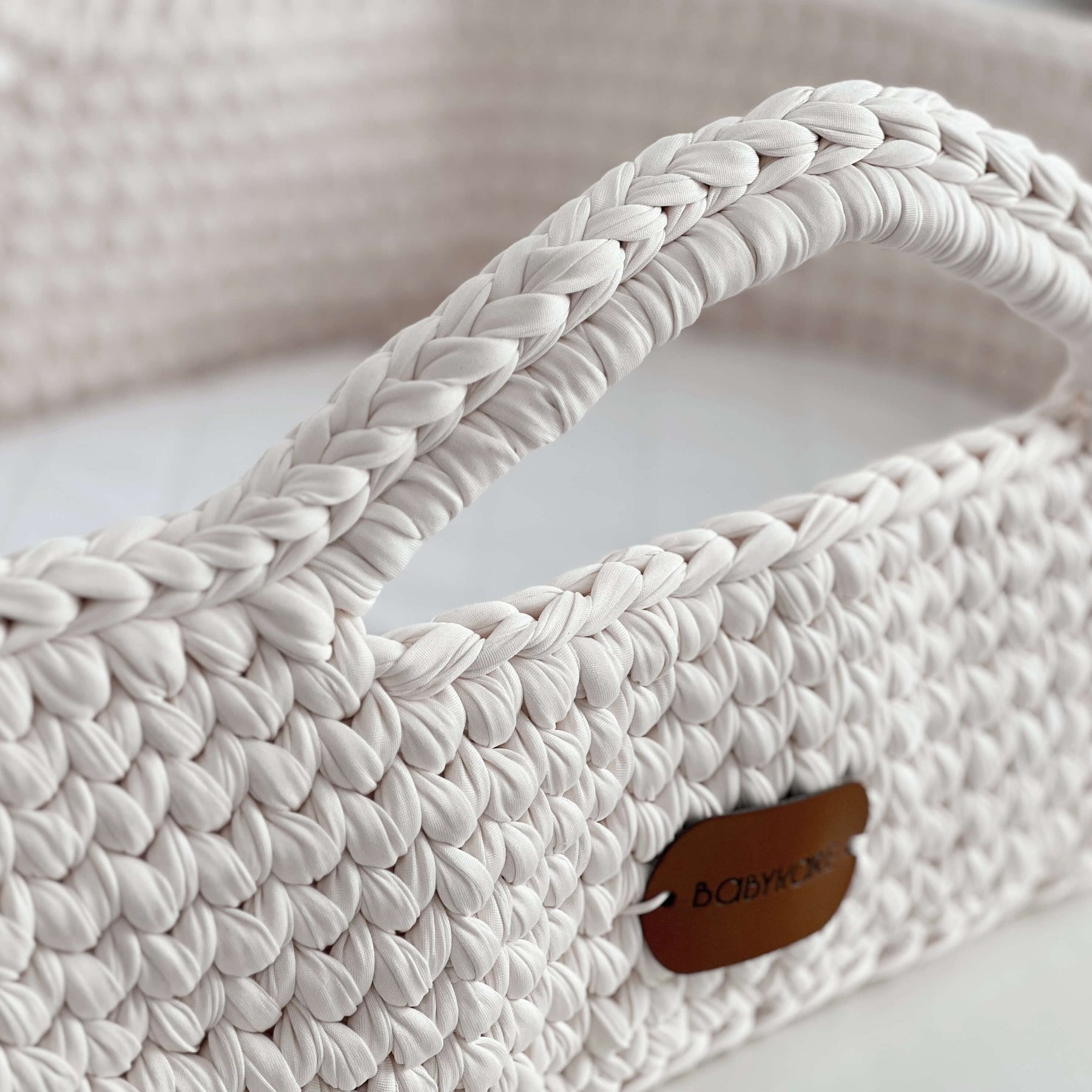Couffin en crochet avec matelas Jade - Changing Mats & Trays par Babykare