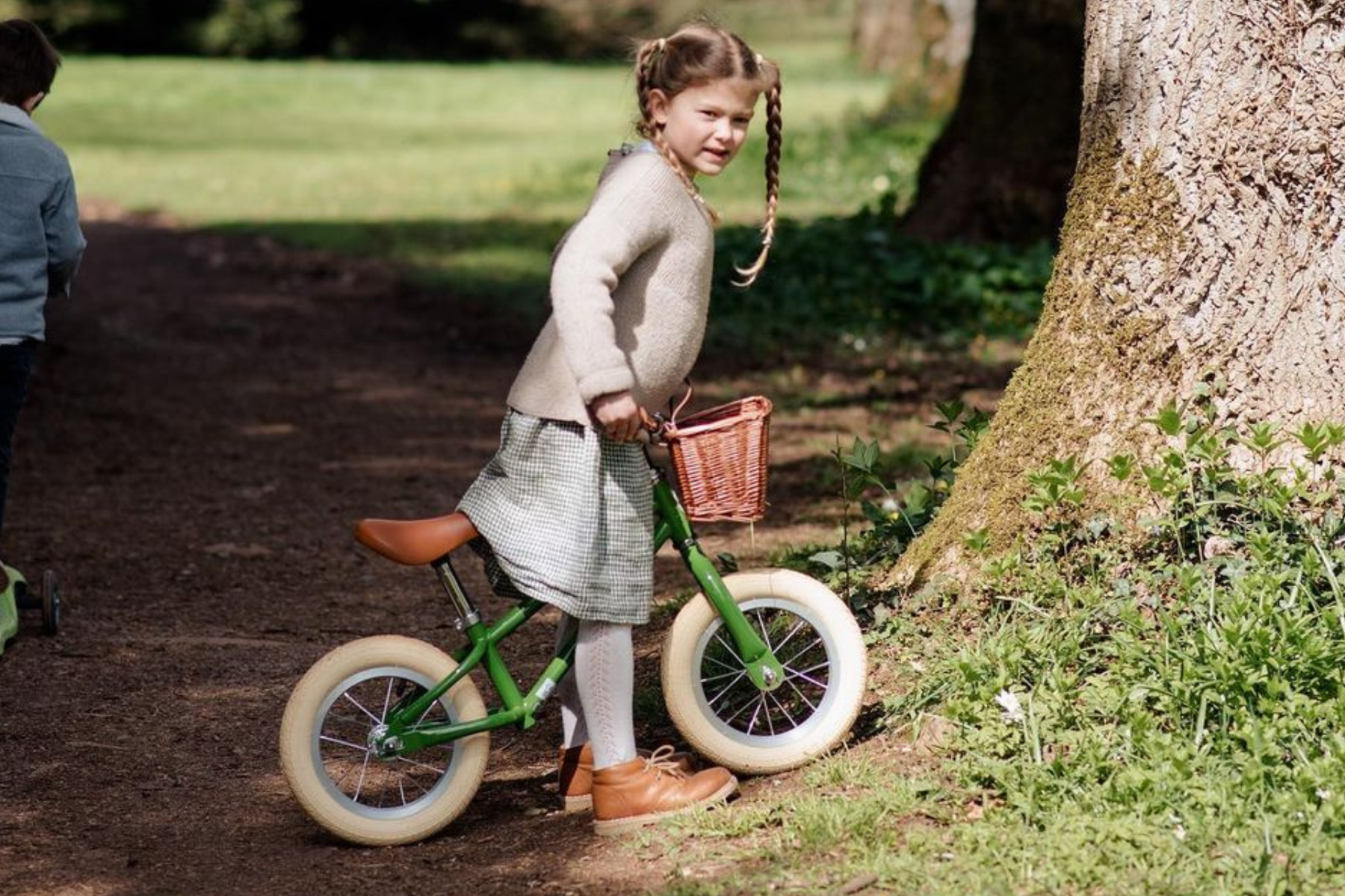Moonbug Balance Junior Bikes Bobbin