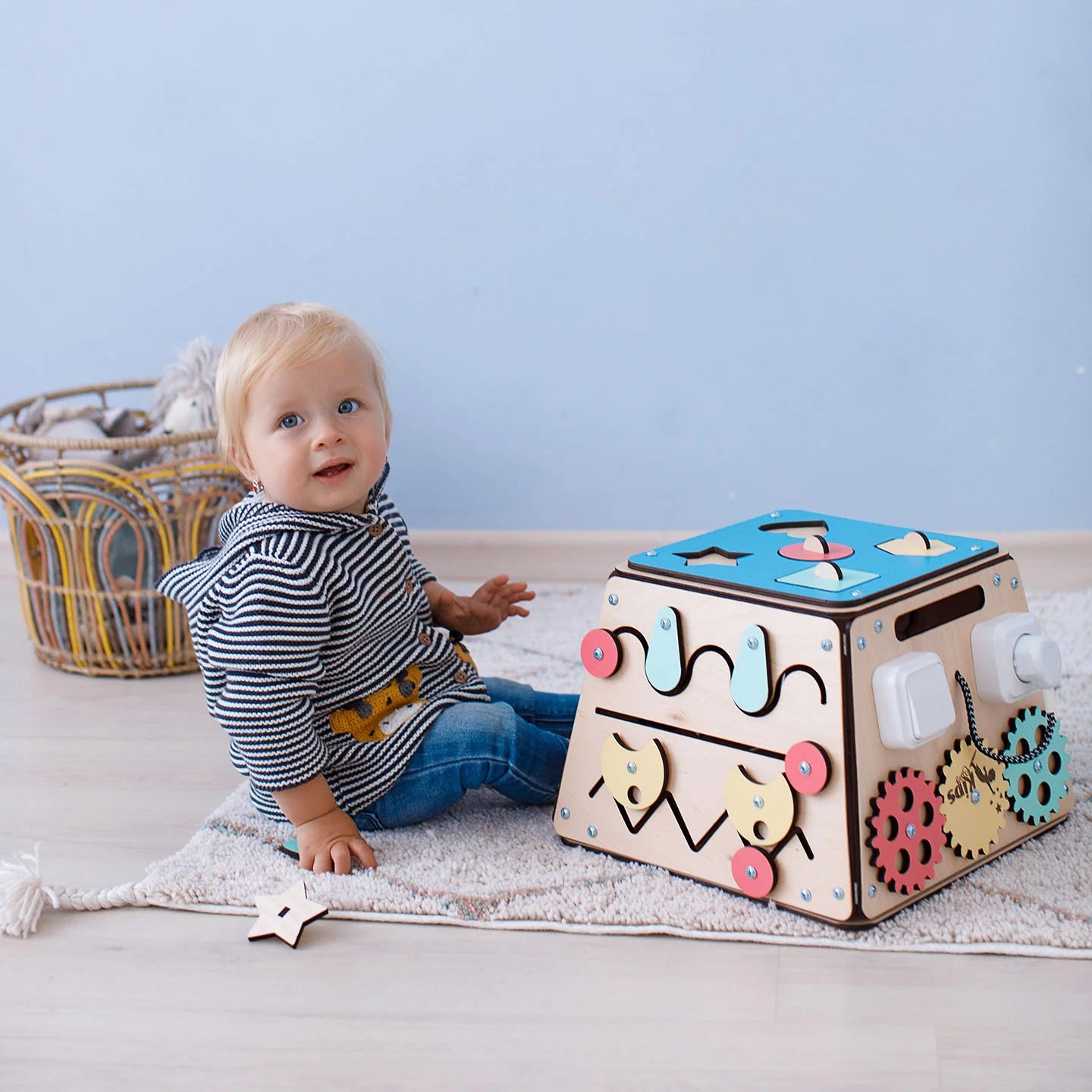 Coffre à jouet d’activité, caisse d’activité - Montessori | Beebs