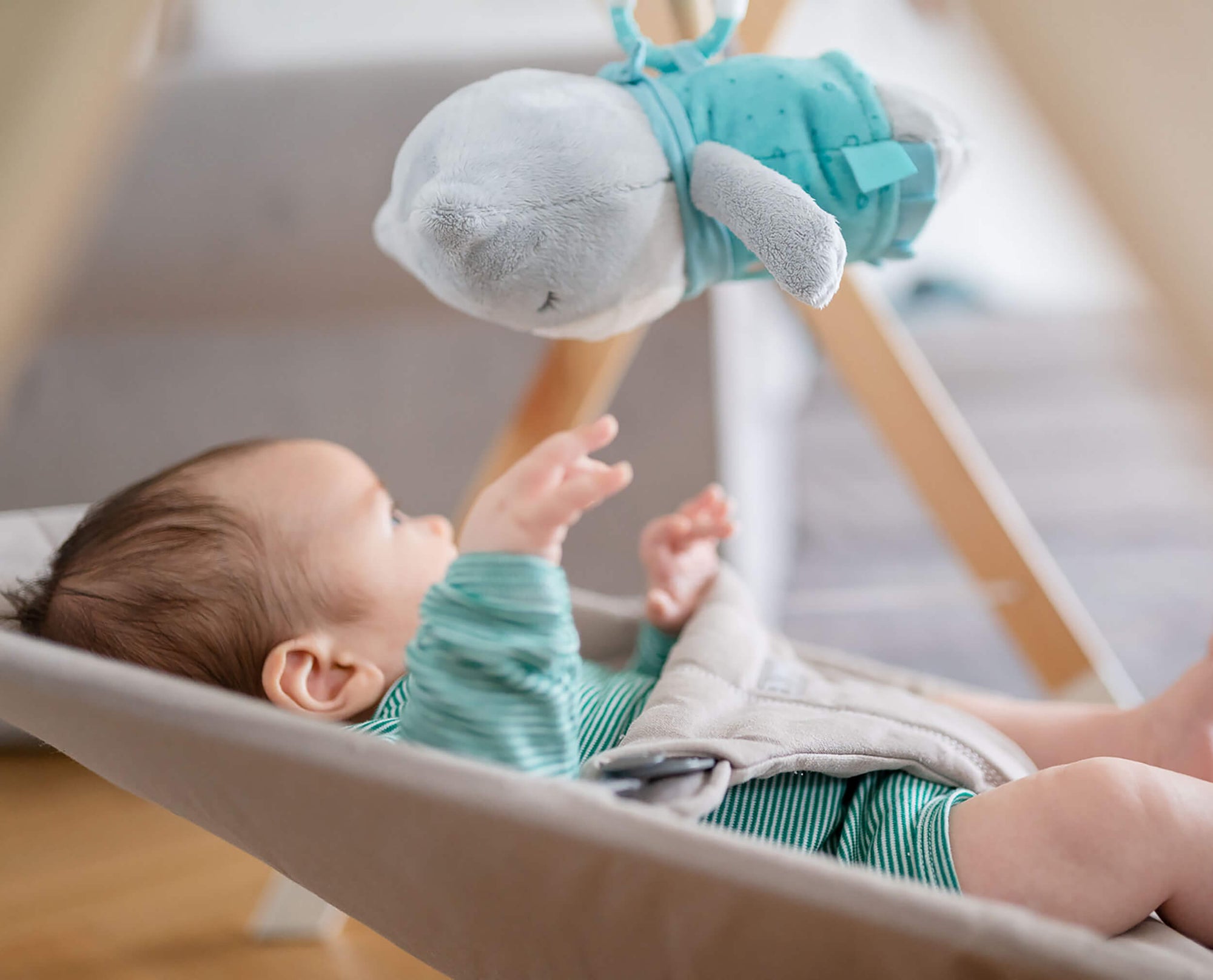 Les peluches myHummy, des oursons au coeur bruits blancs pour apaiser bébé durant ses repos et favoriser son sommeil sur Babykare.fr