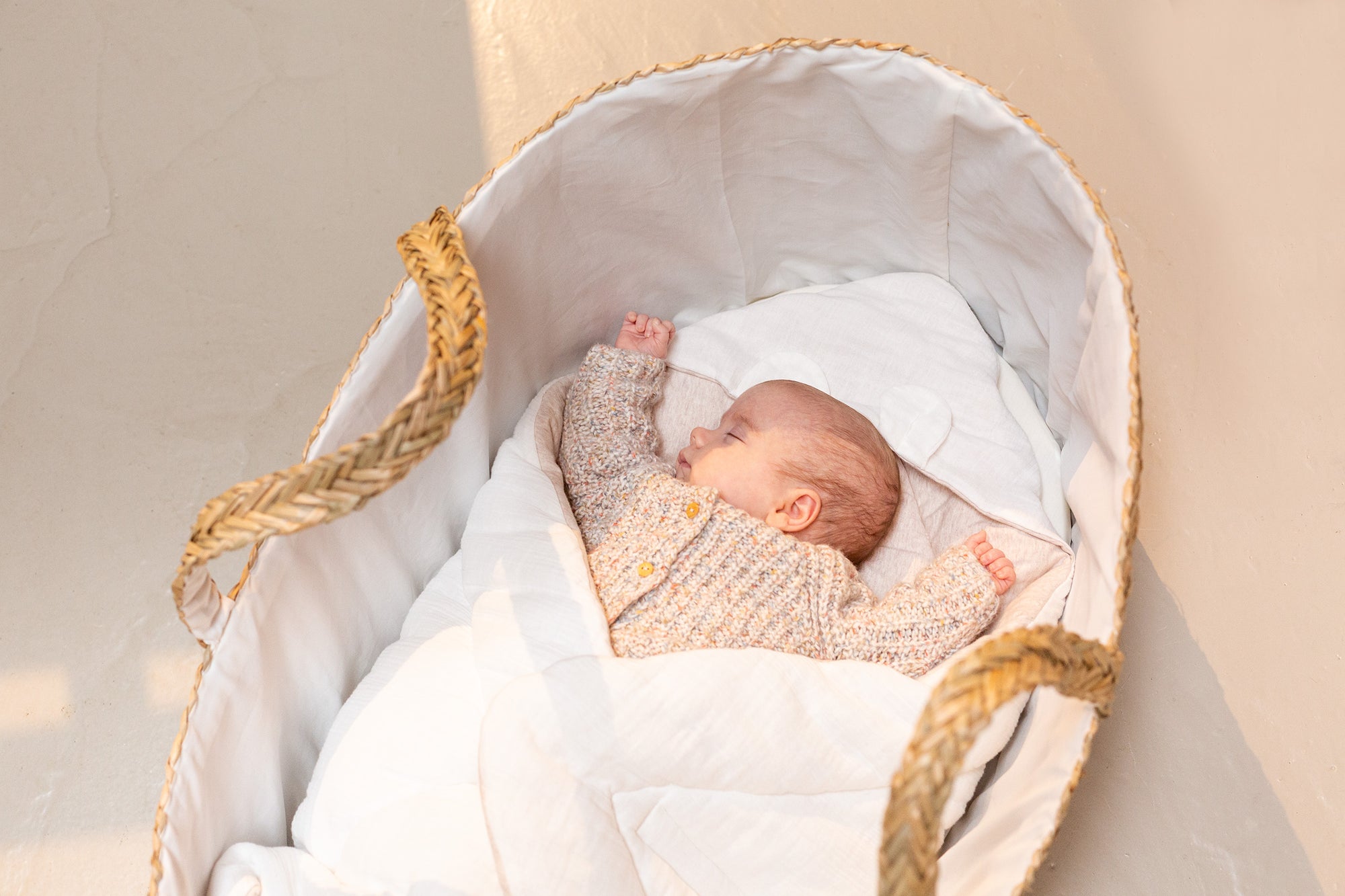 Comment habiller bébé la nuit ? Nos conseils sur Babykare.fr