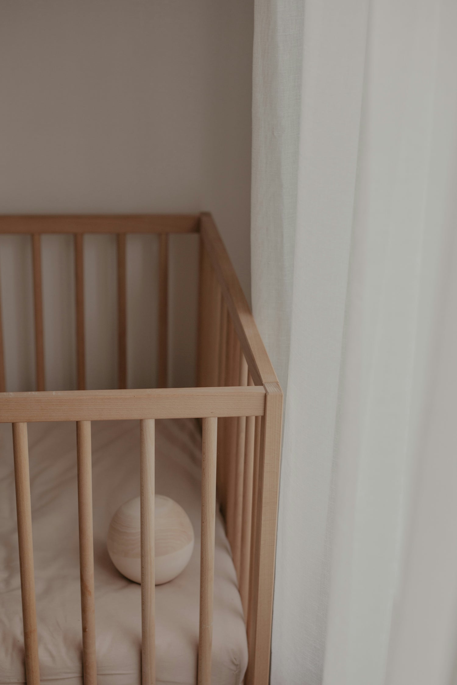 Comment savoir si bébé est prêt à changer de lit ?