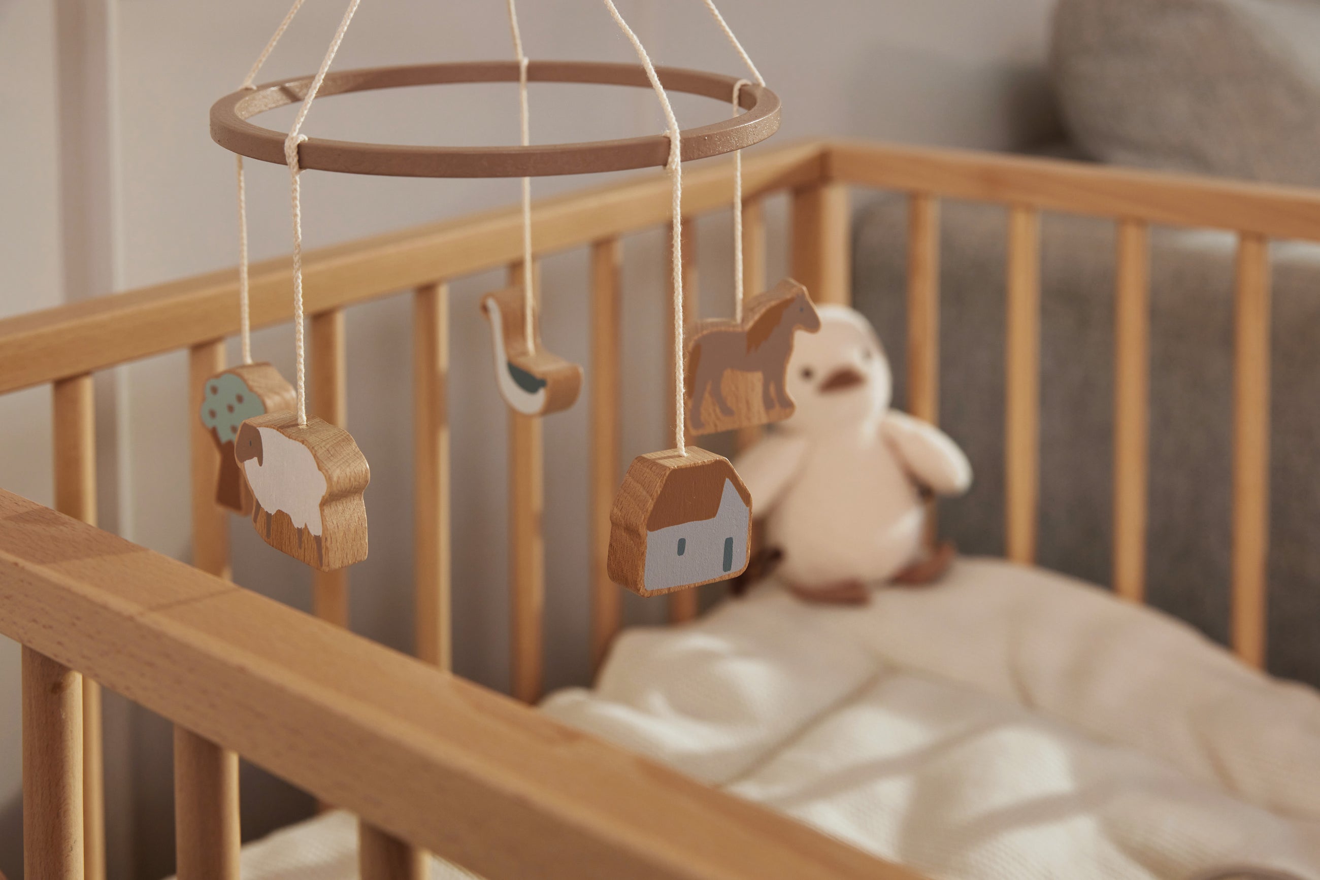 Découvrez notre collection de mobiles pour l'éveil des bébés sur Babykare.fr