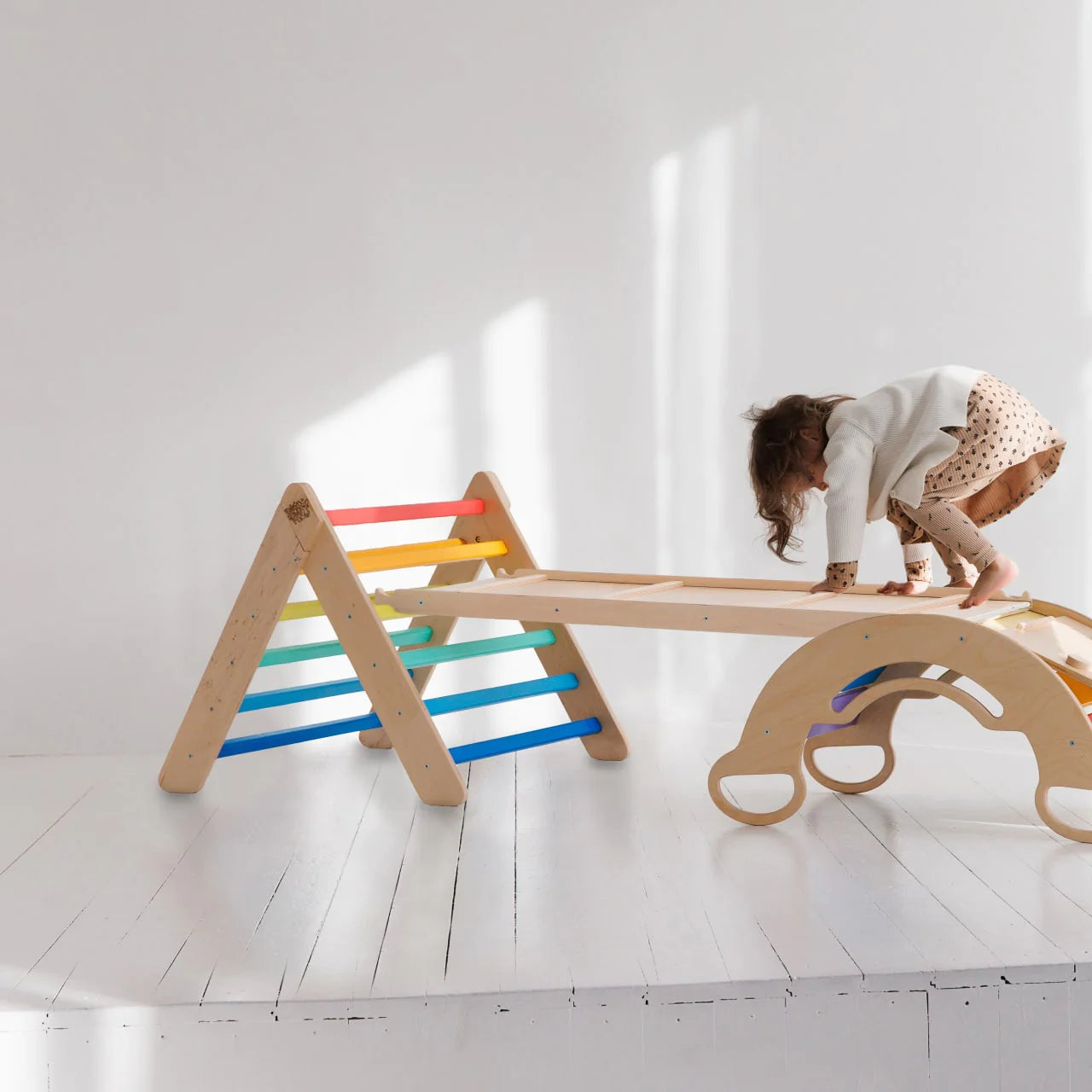 Ensemble Triangle Pikler + planche à double face+ bascule d’équilibre BusyKids - Activity Toys par BusyKids